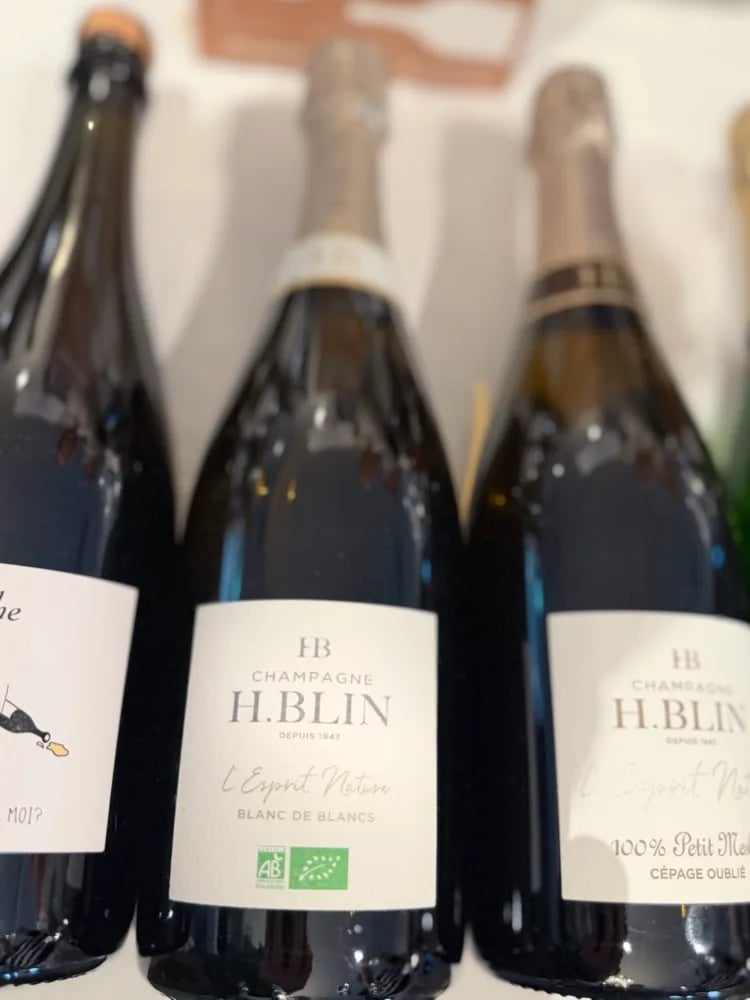 H.Blin L'Esprit Nature Blanc de Blancs Bio on the Dis Donc table