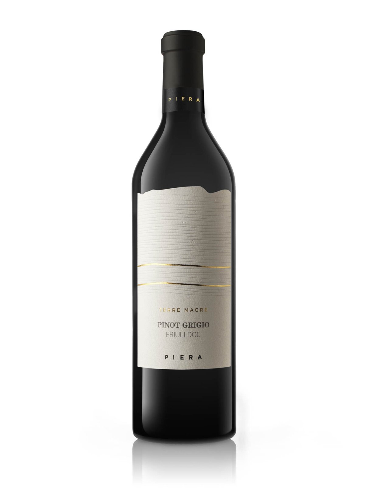 Studio shot of the Piera Terre Magre Pinot Grigio bottle on a white background