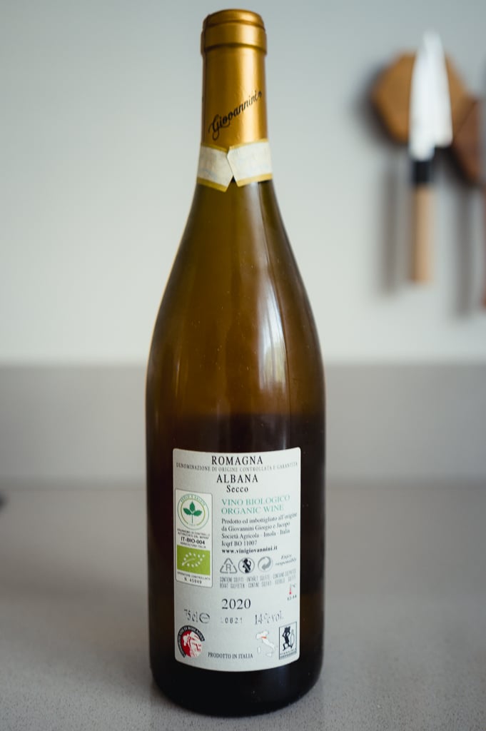 Back label of the Romagna Albana DOCG Secco organic wine by Giovannini