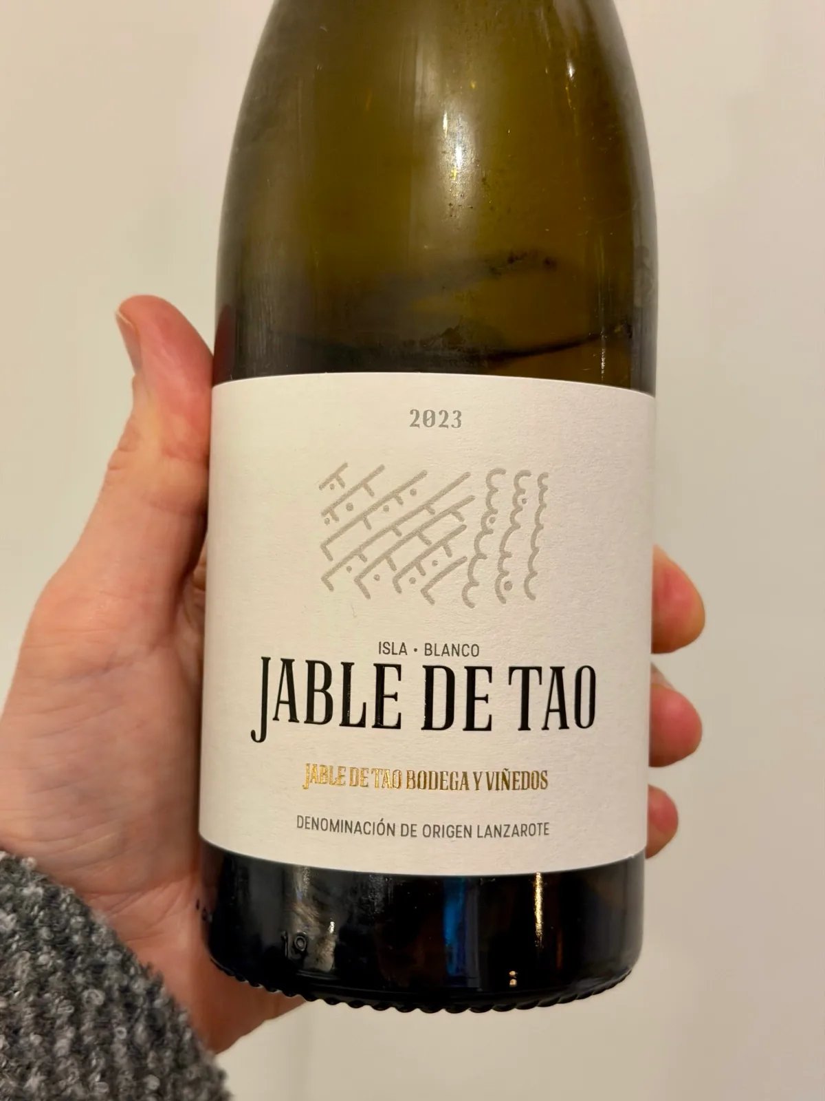 Front label of Jable de Tao 2023 reading Isla Blanco