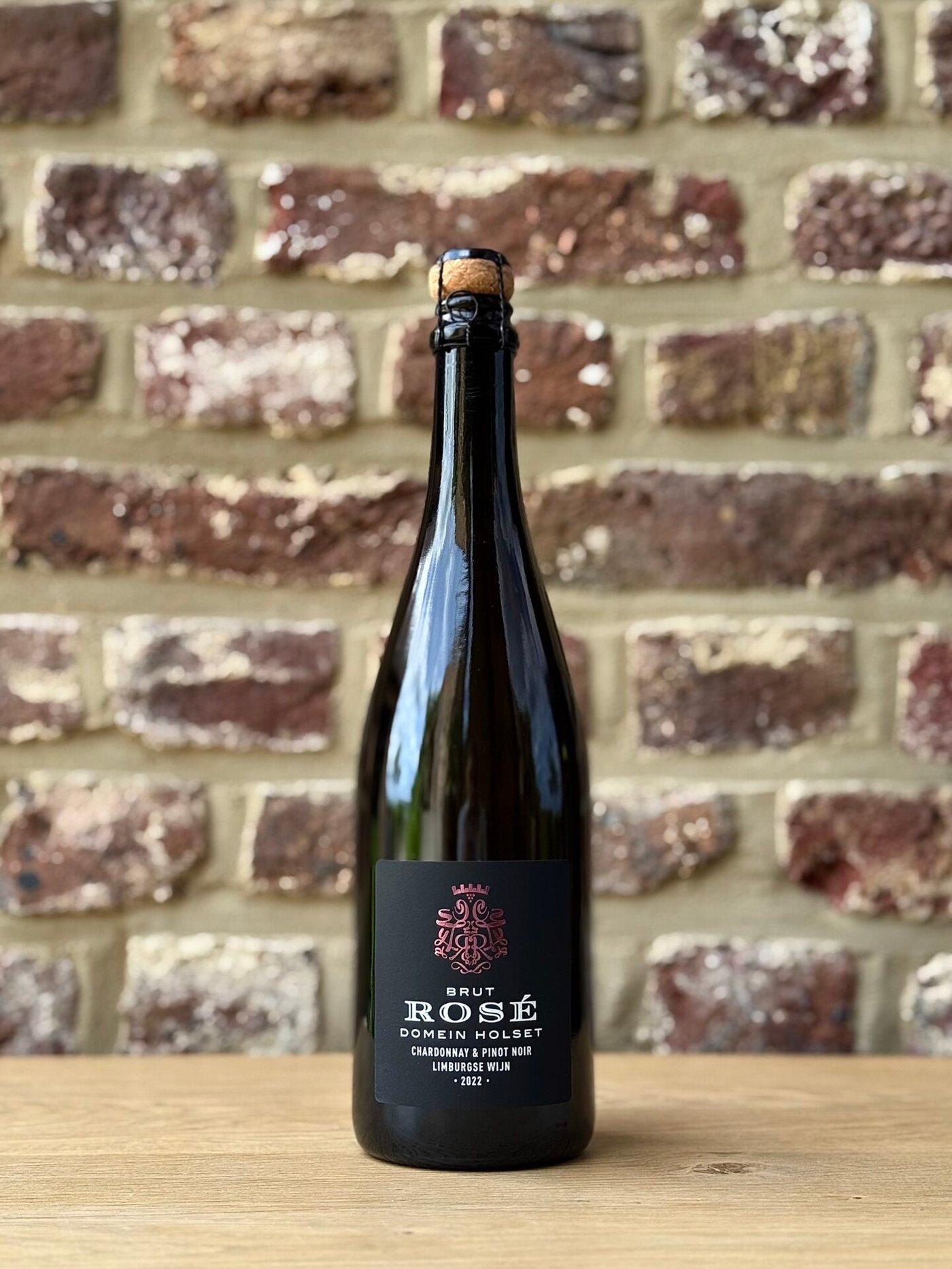 Bottle of Domein Holset Rosé Brut 2022, Dutch sparkling wine from South Limburg