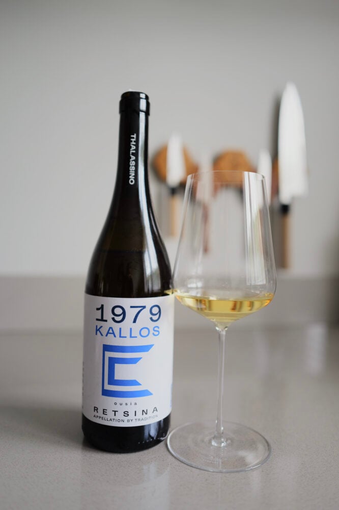Glass of 1979 Kalos Thalassino 2022