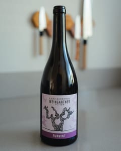 Fles Weingartner Furmint 2022, droge witte wijn van Somló, Hongarije